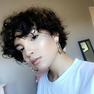 Meet your Posher, Cassie